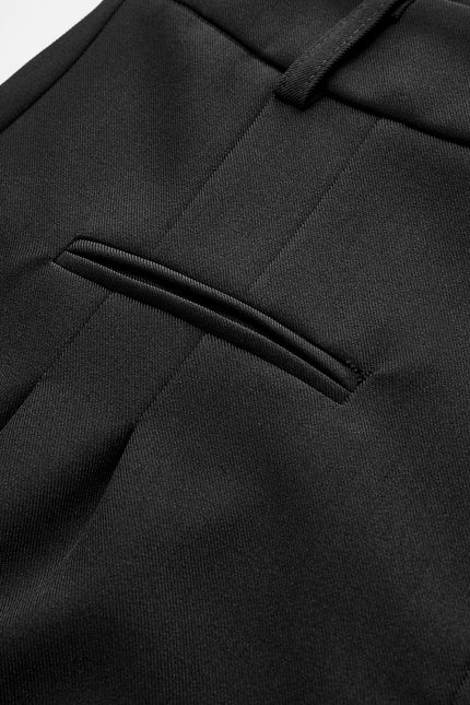 Arezzo Tailored Mid-Waist Shorts Without Belt